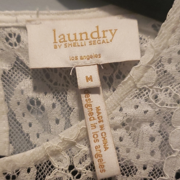 White lace shirt size medium - Picture 3 of 5